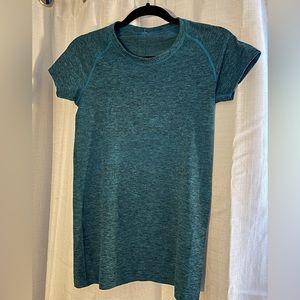 NWOT Lululemon T-shirt